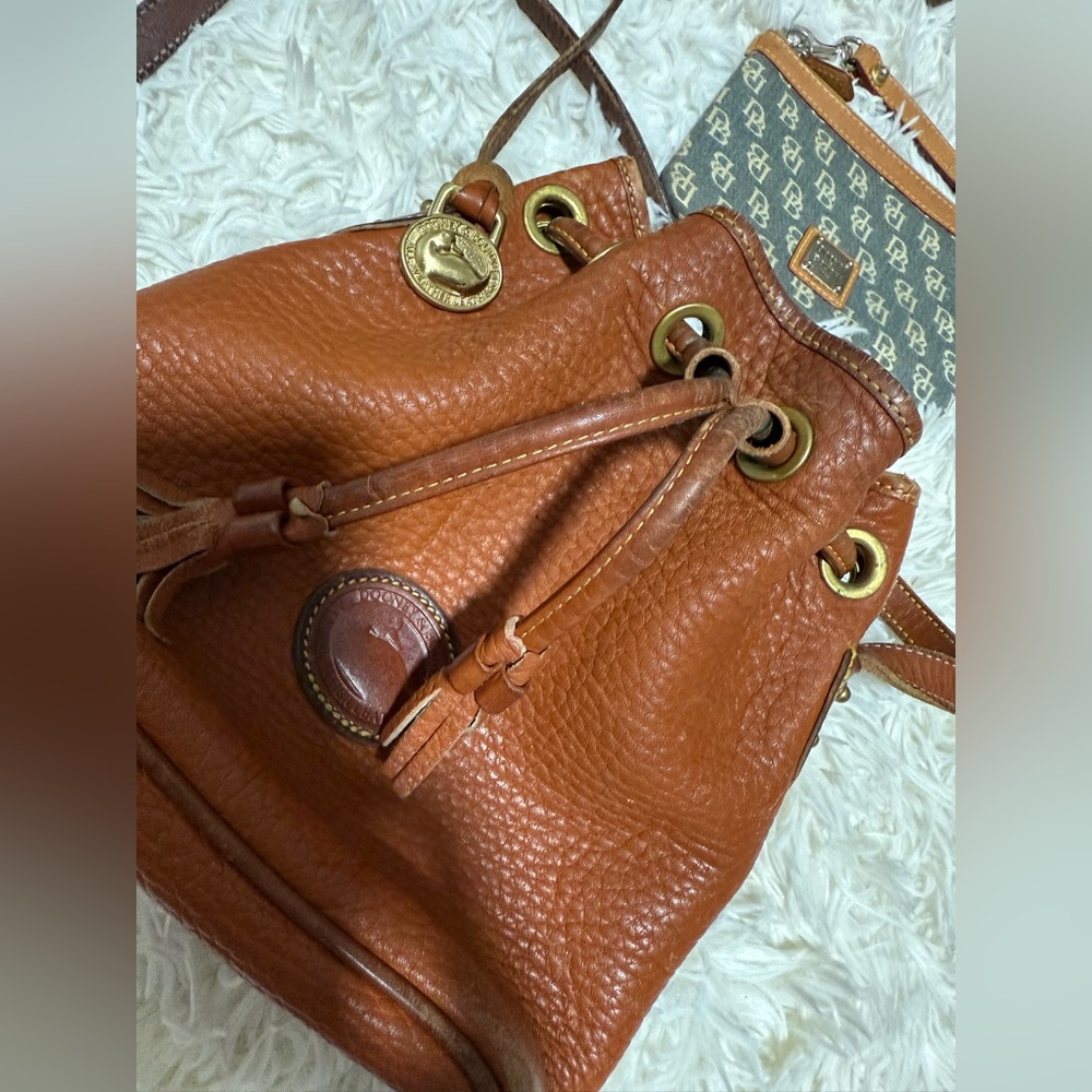 VINTAGE all weather Cognac brown  Leather Bucket Bag